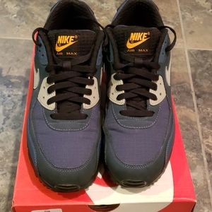 Men's Nike Air Max 90 Essential